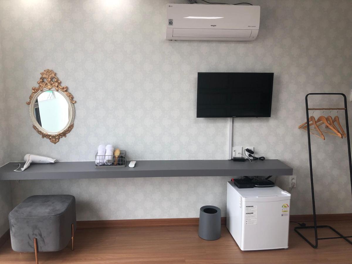 Cheukhu-Dong 19Street Guesthouse Mokpo Extérieur photo